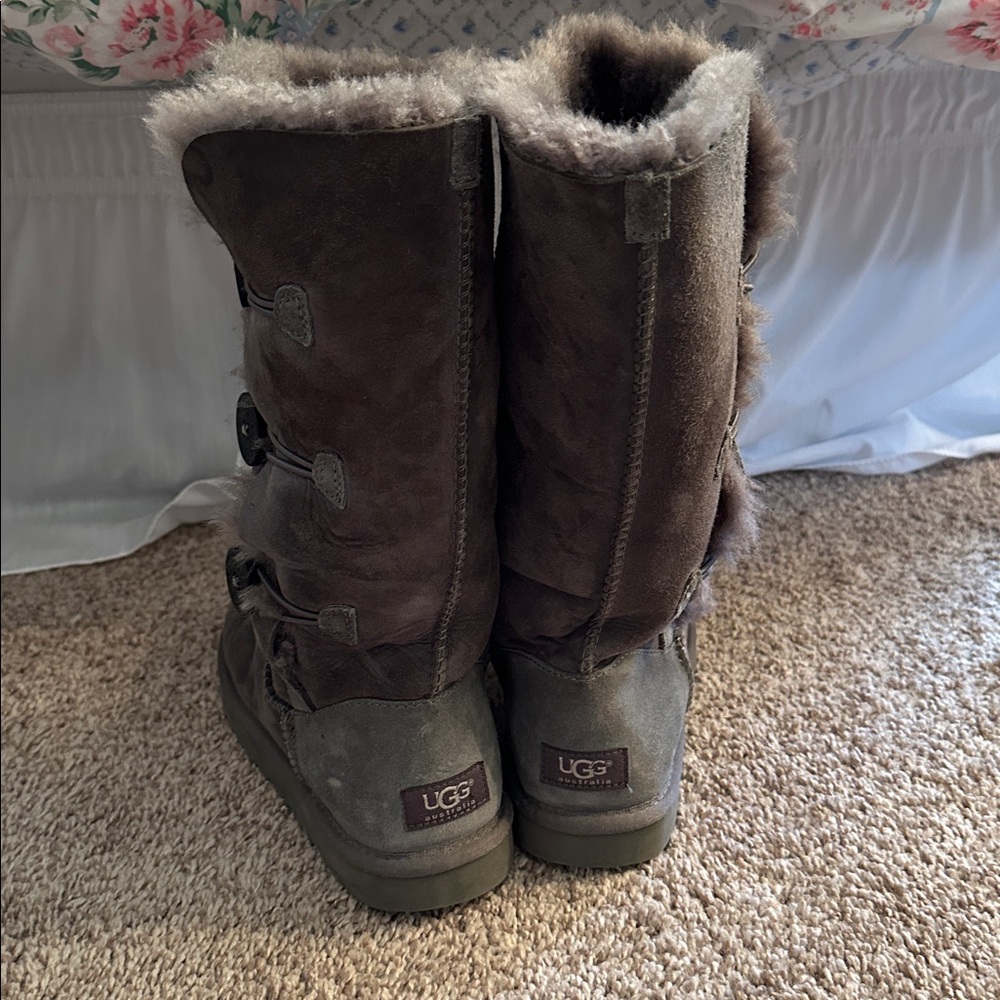 UGG Bailey Button Triplet size 8 - image 5